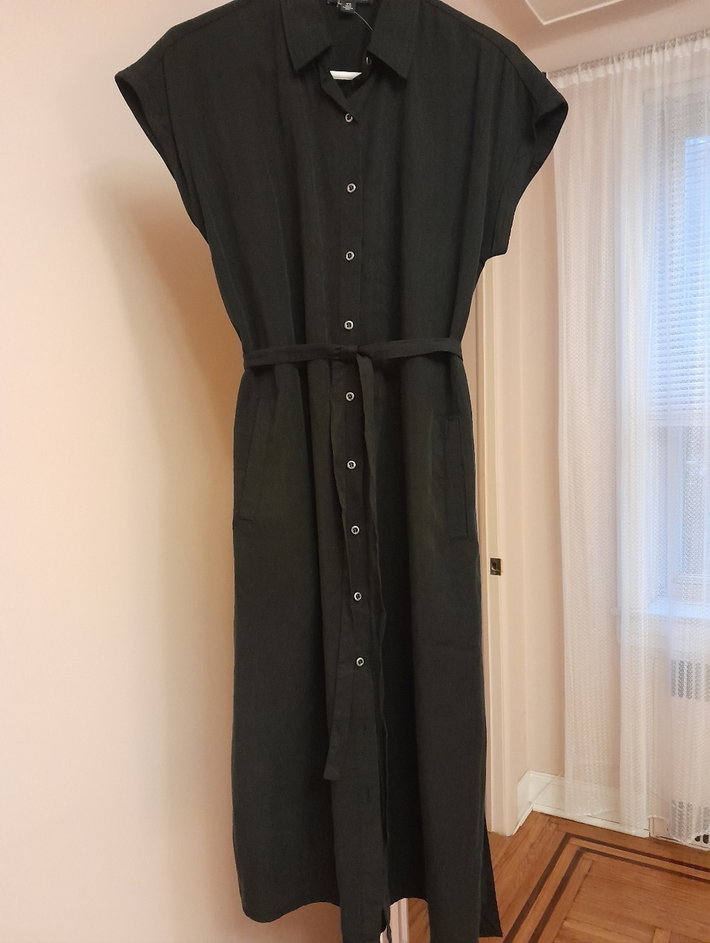 Saks Fifth Avenue   Women Dress Size S            New Without Tag